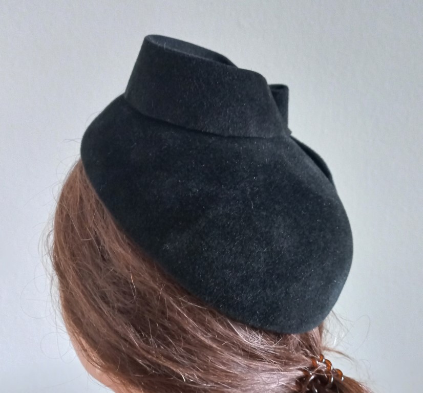 Verzamelen Leerling Beeldhouwer damesdop-dameshoed-hoed-dop-zwart-diepzwart-rond-kerkhoed-dopje